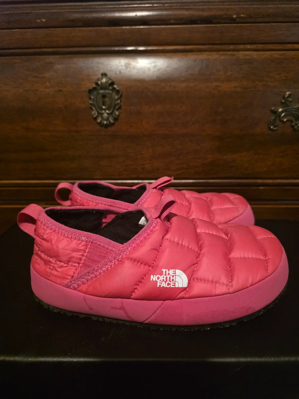 The North Face Kids Pink Quilted Slip-On Puff Slippers